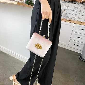 Retro Barokový Anjel Plastický Ženy, tašky cez rameno, dizajnér perly kabelky luxusné velvet box crossbody taška lady malé peňaženky 2020