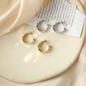 Móda Zvlnenie Náušnice Zirkón Jednoduchý Štýl Zlatá Farba Kovové Náušnice V Uchu Prívesok Pre Kúzlo Ženy 2020 Nádherné Šperky Darček