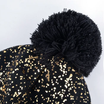 TQMSMY Žena zimné Pletené Skullies dámske čiapky čiapky pre ženy pletené Zlaté lesklé pompom lyžiarske gorros čiapky, klobúky TMC36