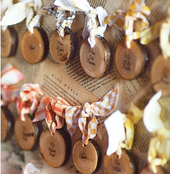 Drevené Tag DIY dreva plátok s otvorom a vrecoviny páse s nástrojmi, Escort karty na plátky breza, Rustikálny svadobné váza filler, mini tácky