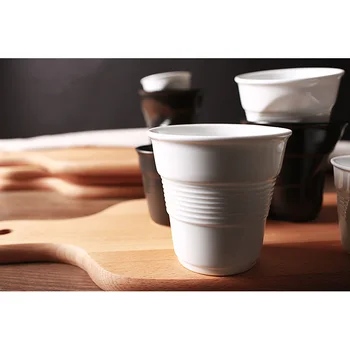 Vysoko Kvalitné Keramické Stručný Porcelánové Hrnčeky Kávy Black Matt White Európsky Štýl Raňajky Mlieko Šálku Čaju Origami Poháre Drinkware