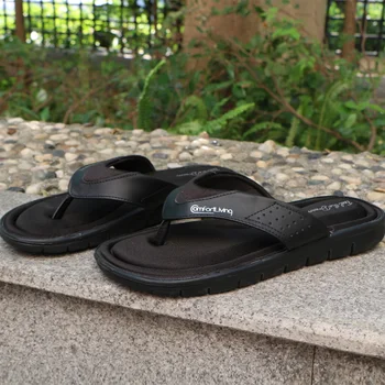 2021 Letné Módne Mens Flip Flops Anti-slip Čierny pes Sandále Pohodlné Klasické Plážové Šľapky Pre Mužov Listov Pamäťovej Peny