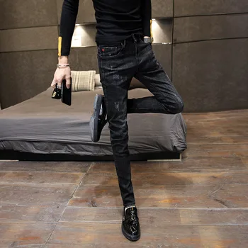 Nové 2019 jar jeseň denim kórejský jednoduché módy Slim black módne nohy dospievajúcich študentov džínsy mužov ceruzkou nohavice 27-34