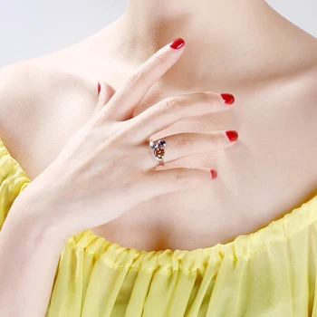 Najnovšie Behúňa Cutie farebné horúce módne šperky crystal prstene dámske šperky najvyššej kvality krásne celkom Mosadzný prsteň